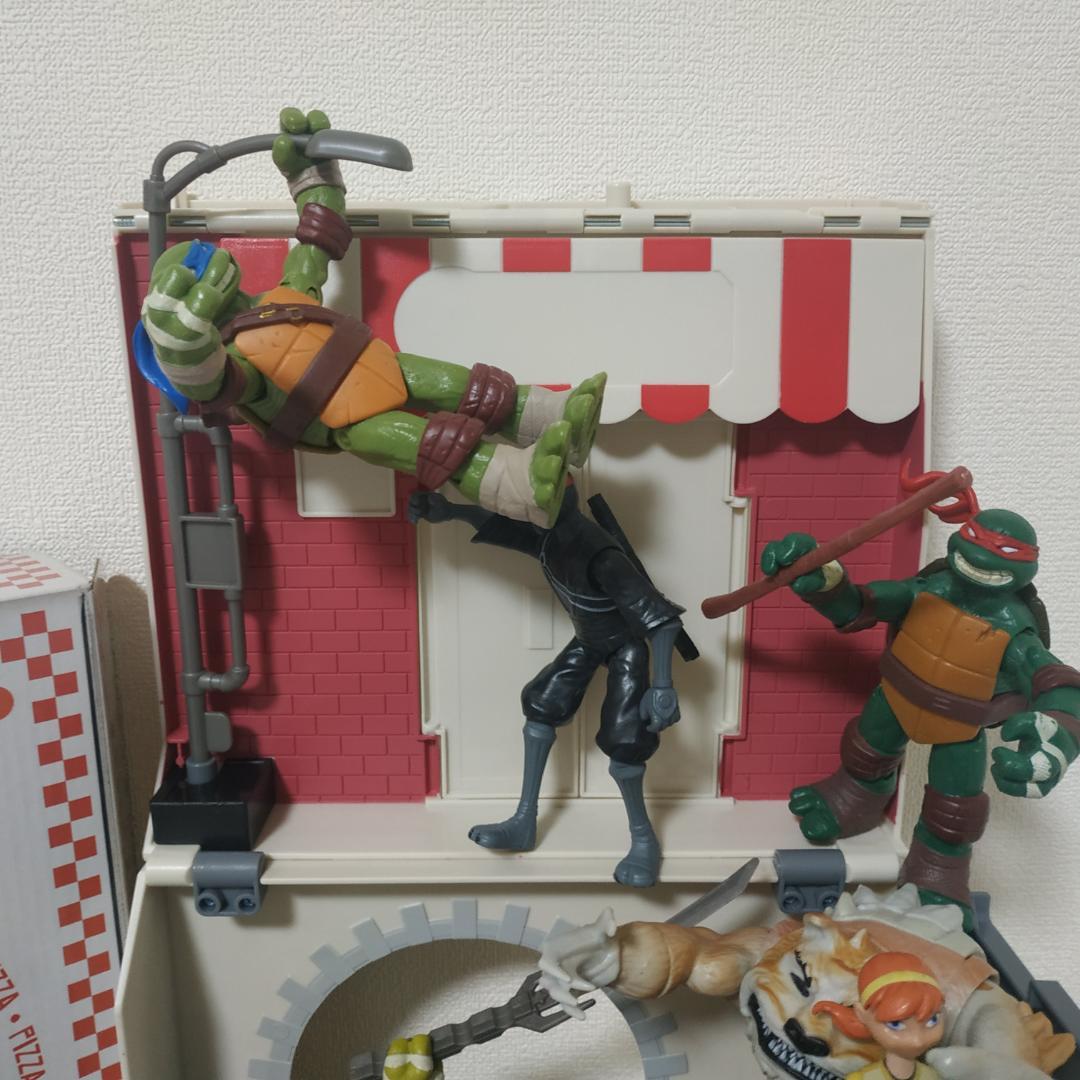 ミュータントタートルズ　フィギュアセット