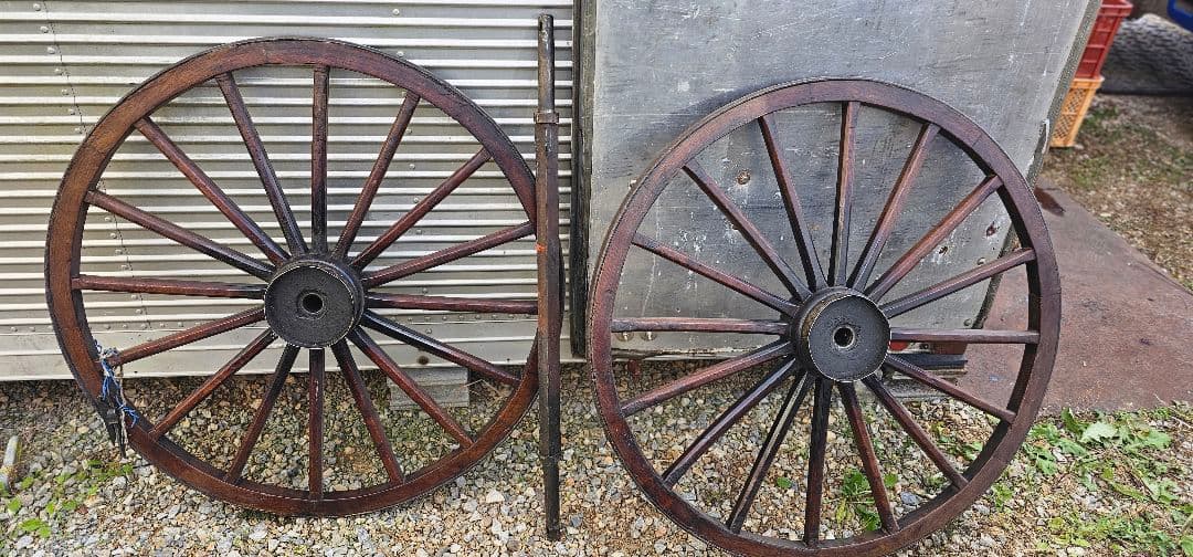 大八車　木製車輪 2個セットと軸棒