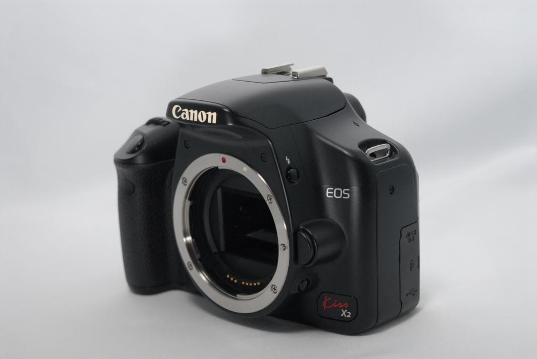 【美品】キャノン Kiss X2★一眼レフカメラ★入門機 Canon