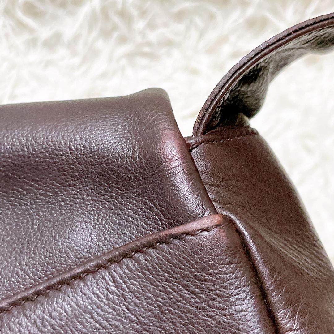 サルヴァトーレフェラガモ ガンチーニ レザーショルダーバッグ ゴールド金具