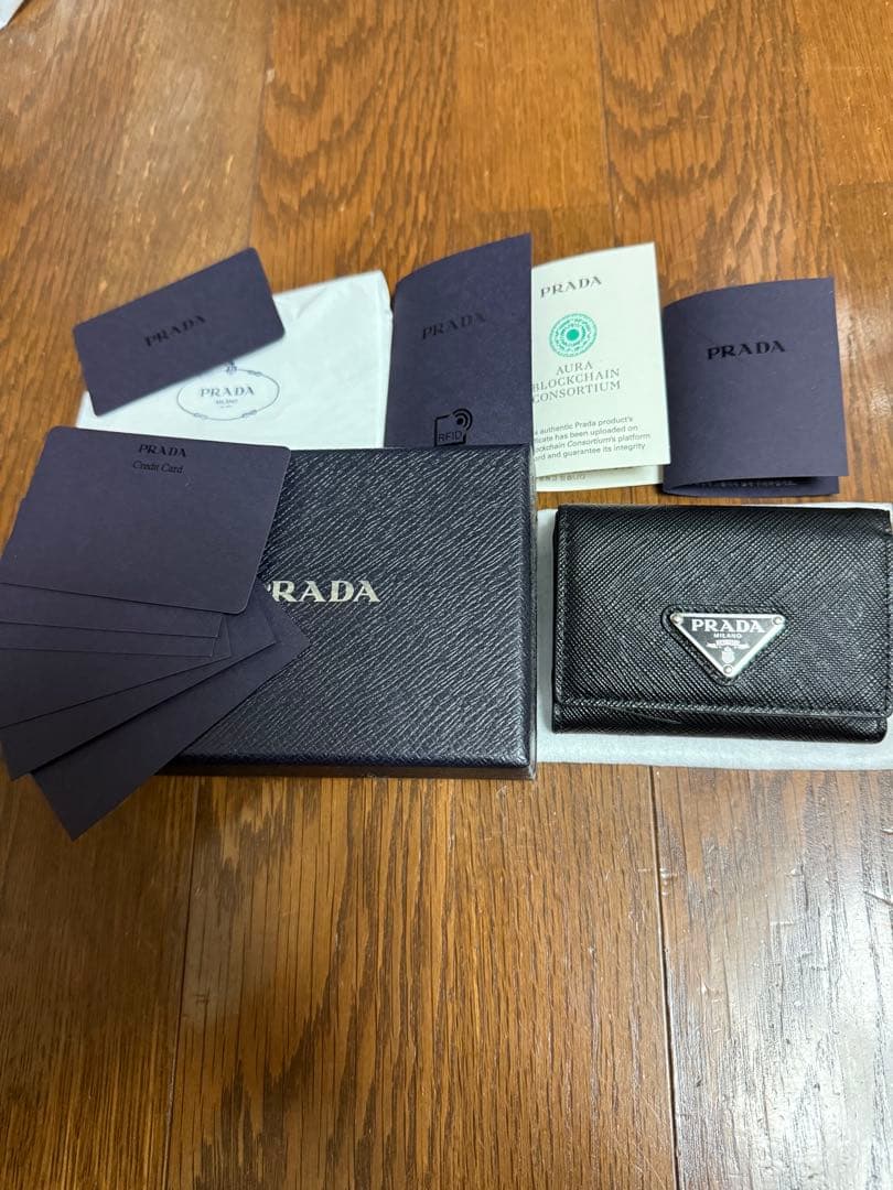 PRADA サフィアーノレザー 三つ折り財布