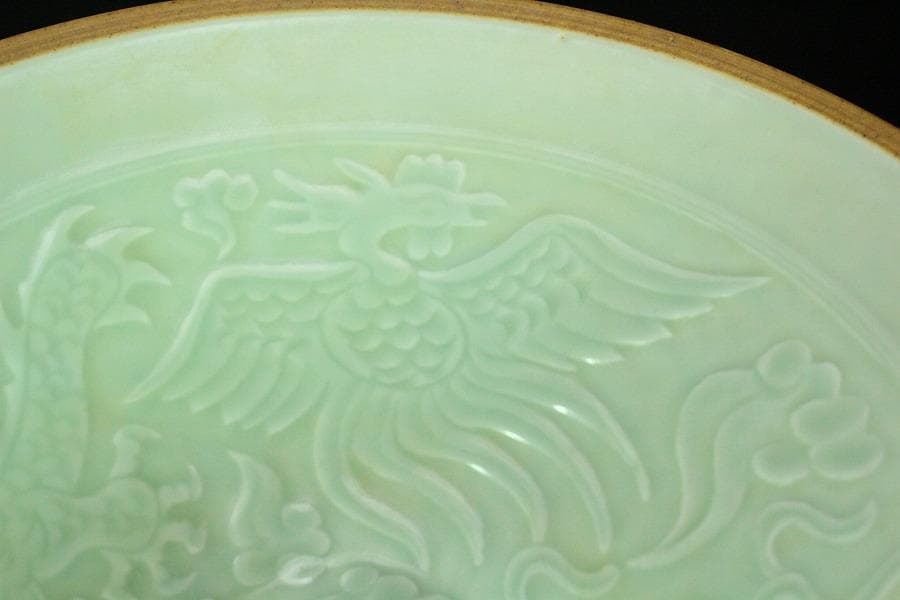 中国美術 青白磁 陽刻 鳳紋 碗 φ20cm(K-LC194)