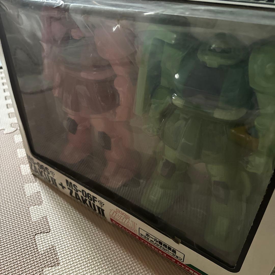 ガンダム　ザク