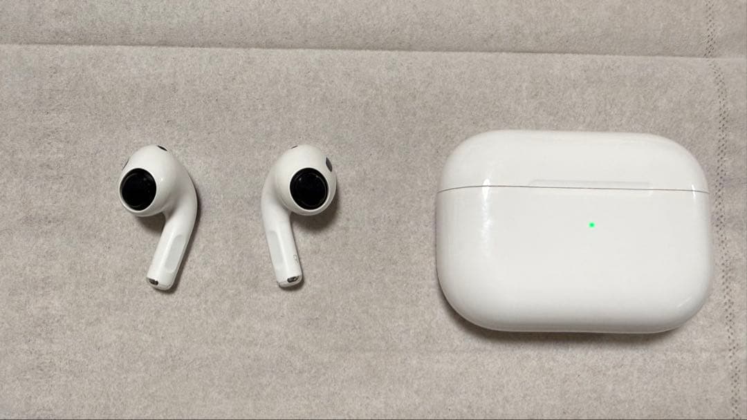 純正　AirPods Pro 2 ライトニングモデル