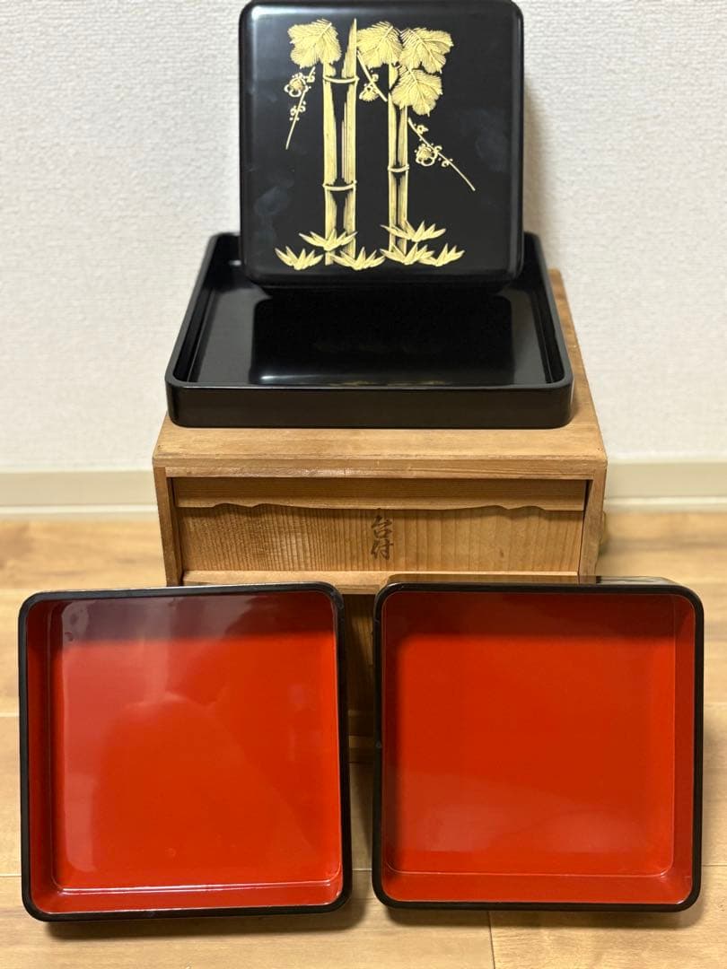 越前漆器 3段重箱 山久漆工　台付き　箱付き　レトロ　年代物　金箔装飾　おせち