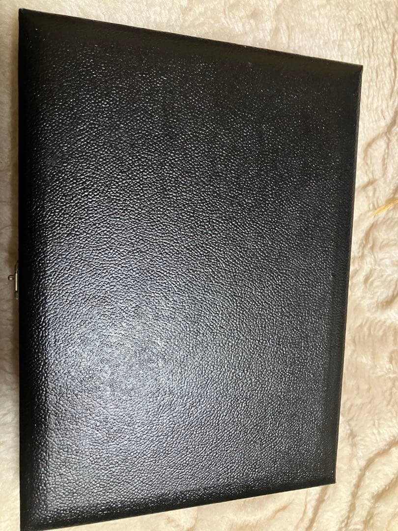 メ5222 徳力本店が発行する純金製の干支カード（卯）