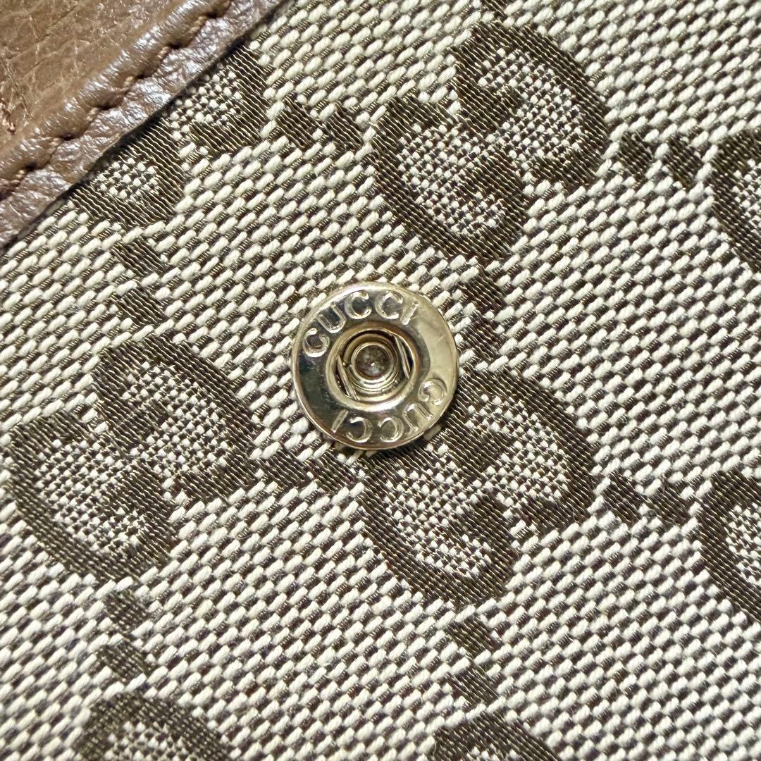 【美品】GUCCI　二つ折り財布　箱あり　ブラウン