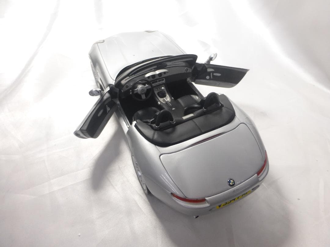 1/18 ダイキャストカー BMWディーラー限定販売　007 BMW Z8