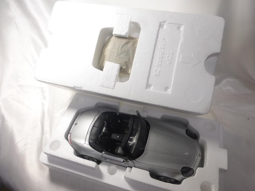 1/18 ダイキャストカー BMWディーラー限定販売　007 BMW Z8