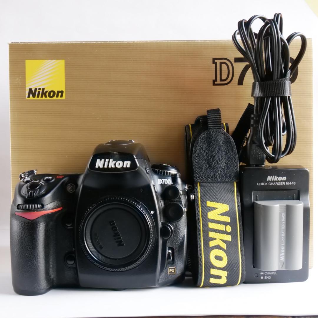 ニコン Nikon D700 ボディ FX デジタル一眼レフ 付属品多数 美品