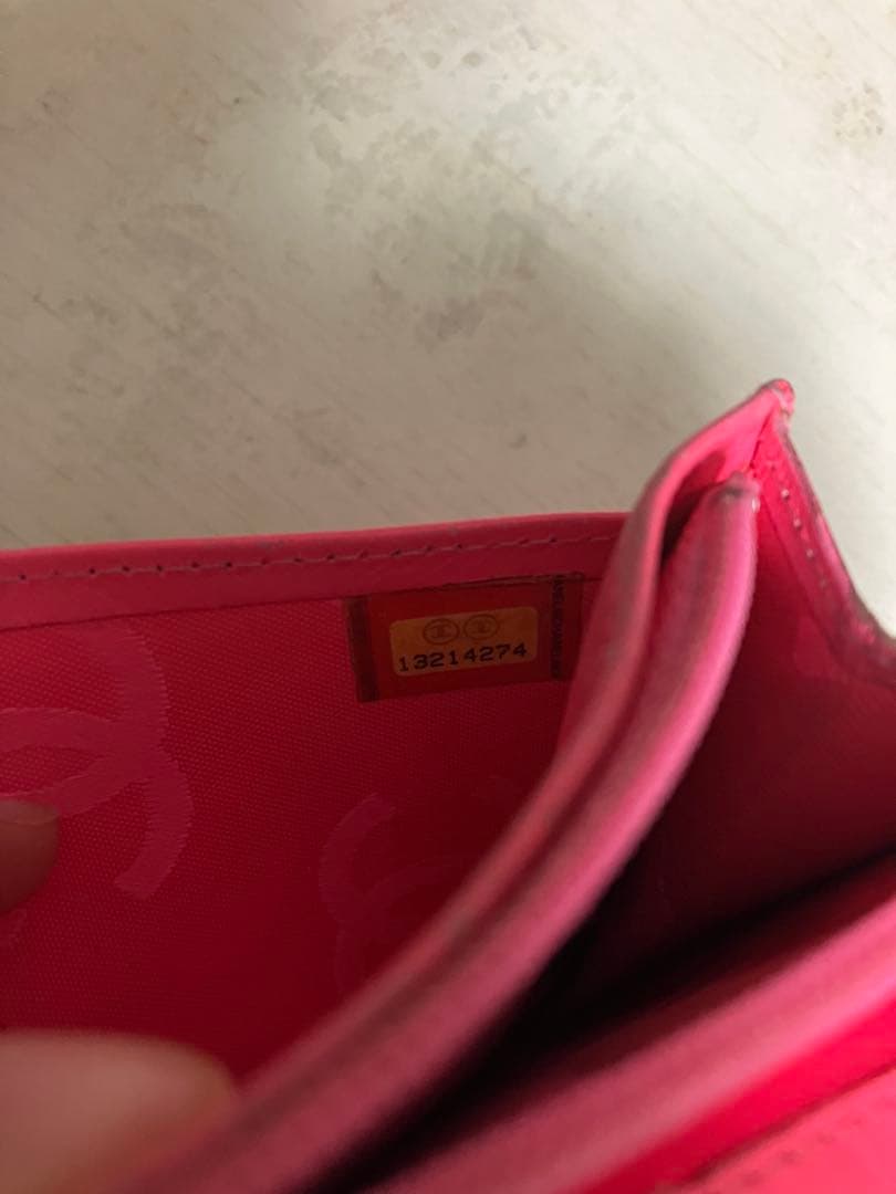 CHANEL ブラックレザー 二つ折り財布