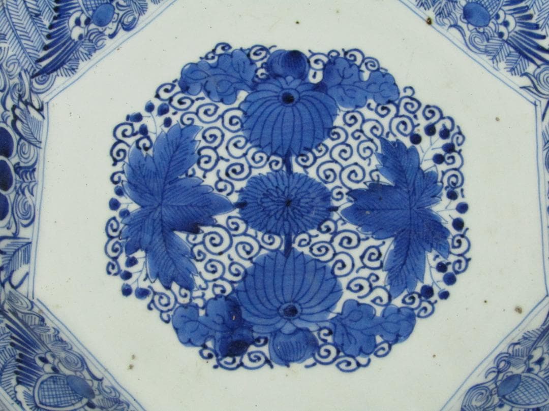 【古伊万里　染付　線描花鳥図　八角大鉢　大明成化年製銘】