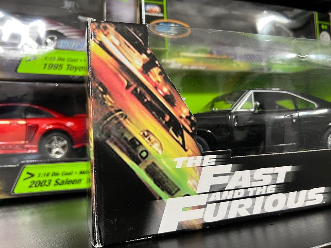 ミニカー FAST& FURIOUS 1970 DODGE CHARGER 1/18