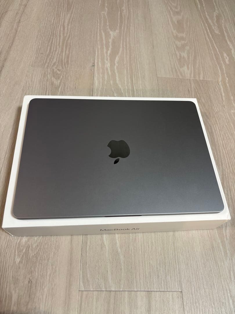 MacBook Air M2 13.6インチ　スペースグレー