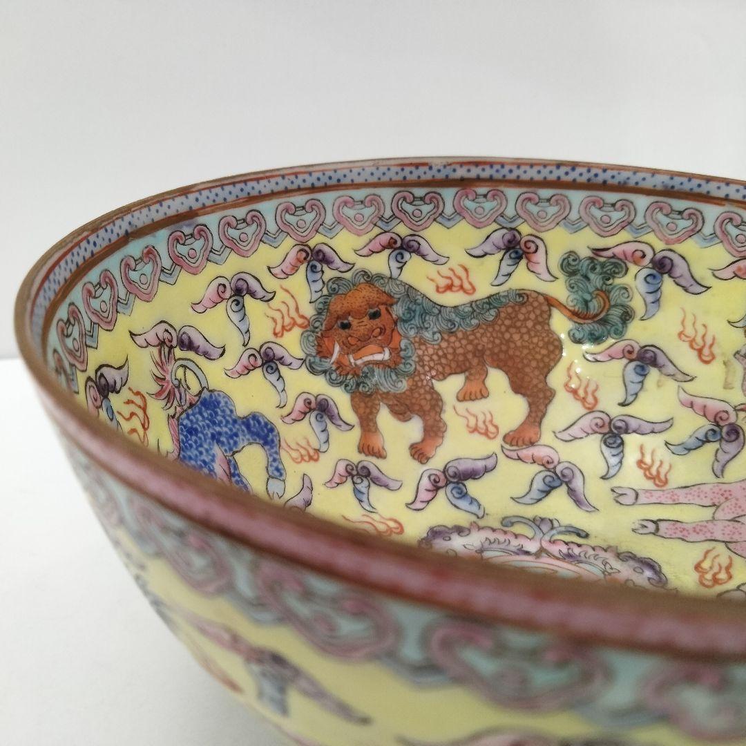 W318-1 清代 乾隆年製 中国古玩 粉砕四獣文鉢 薄造り 粉彩花文茶碗