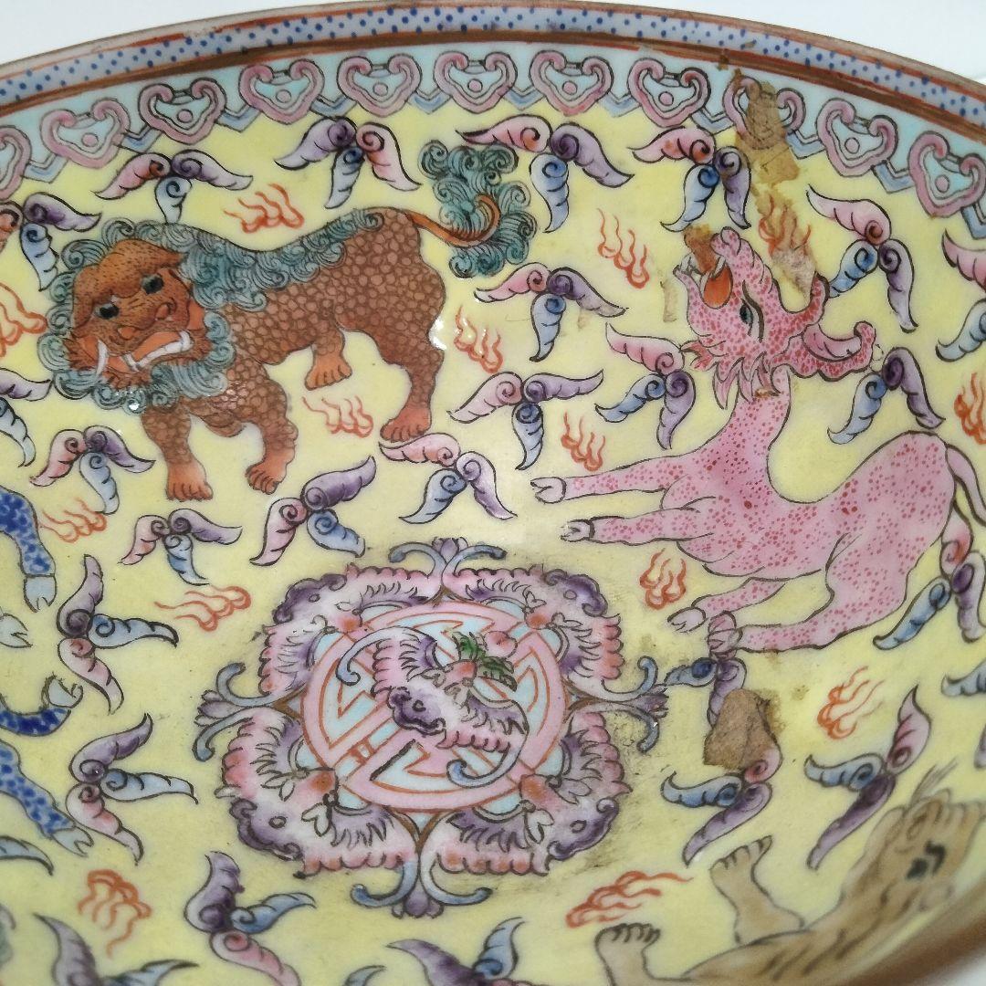 W318-1 清代 乾隆年製 中国古玩 粉砕四獣文鉢 薄造り 粉彩花文茶碗