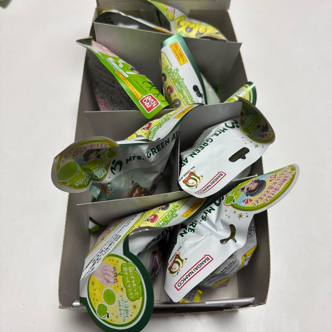 の*こ様 ミセスグリーンアップル びっくらたまご バスボール 8個