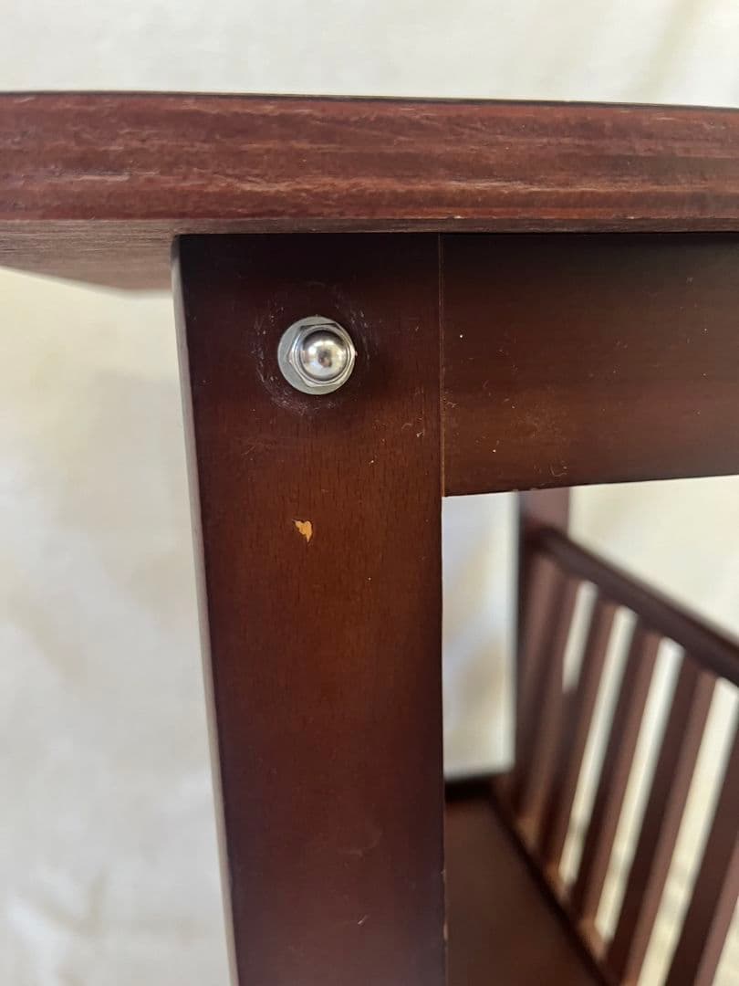 マガジンラック付き　サイドテーブル　アンティーク　木製　ダークブラウン