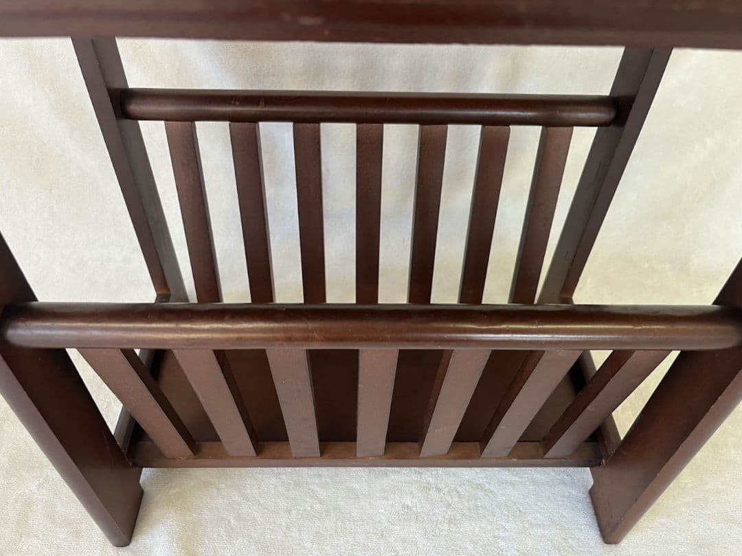 マガジンラック付き　サイドテーブル　アンティーク　木製　ダークブラウン