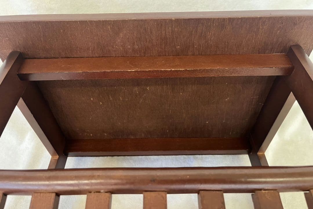 マガジンラック付き　サイドテーブル　アンティーク　木製　ダークブラウン