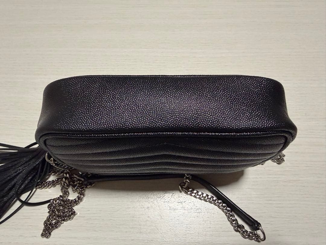 YVES SAINT LAURENTルー レザー Vステッチ ショルダーバッグ