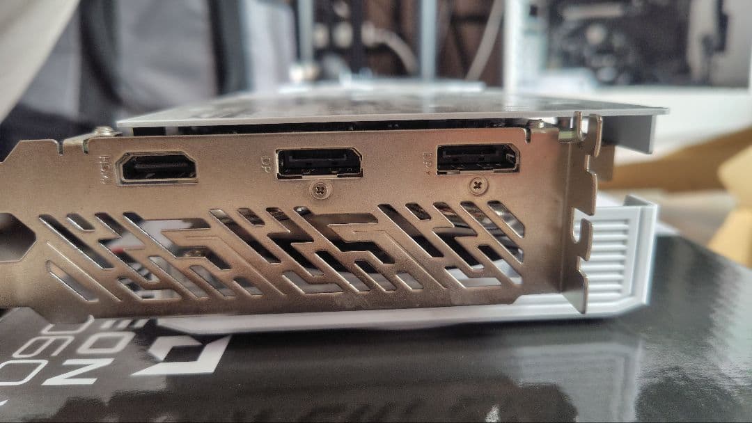 グラフィックボード・グラボ・ビデオカード ASRock Radeon RX 9060 XT 16GB