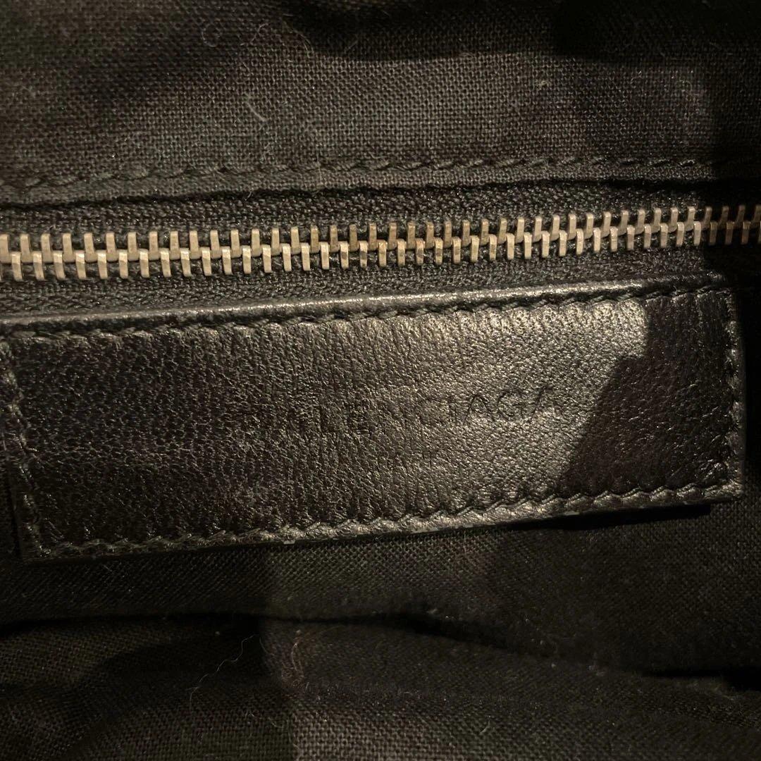 バレンシアガ ミニポンポン