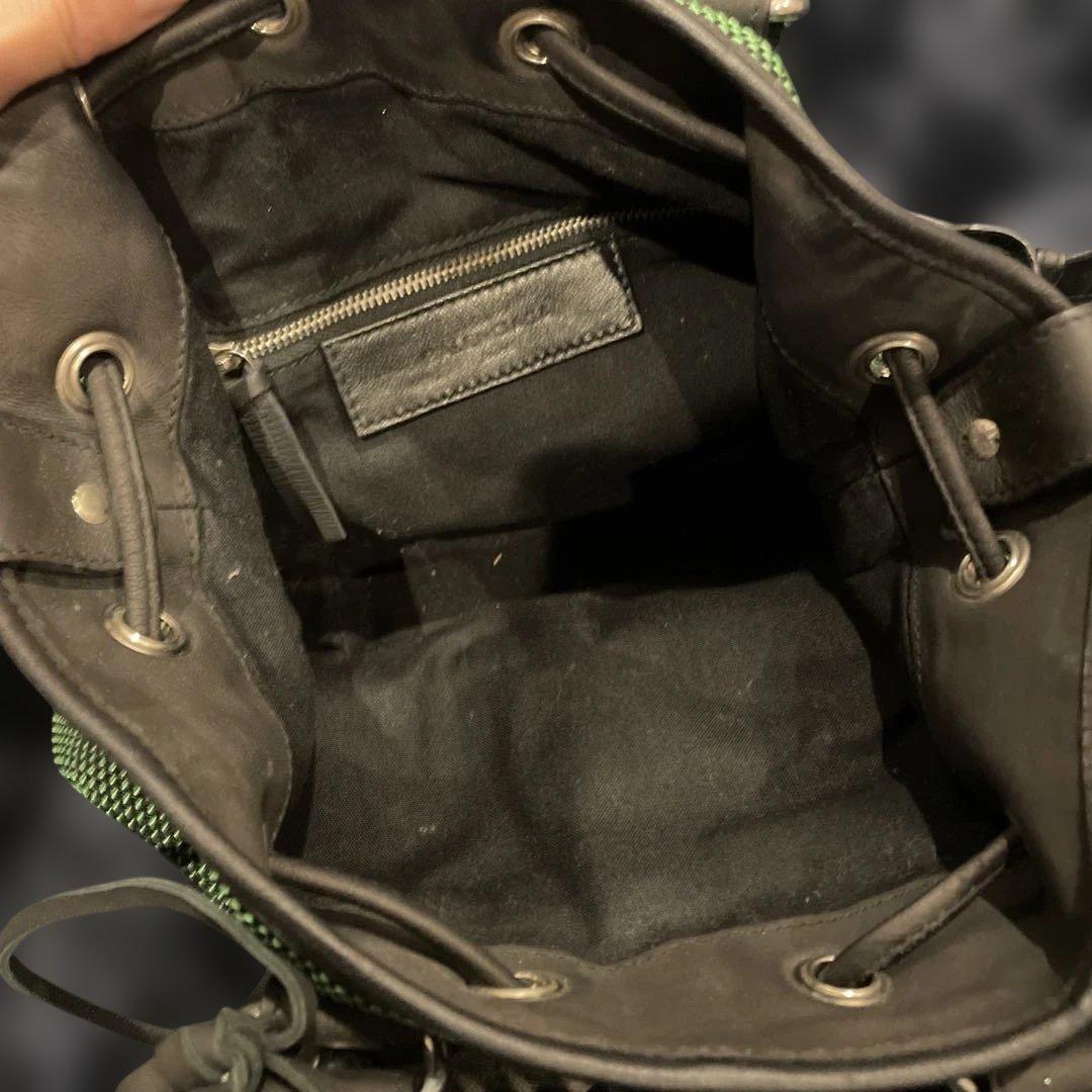 バレンシアガ ミニポンポン