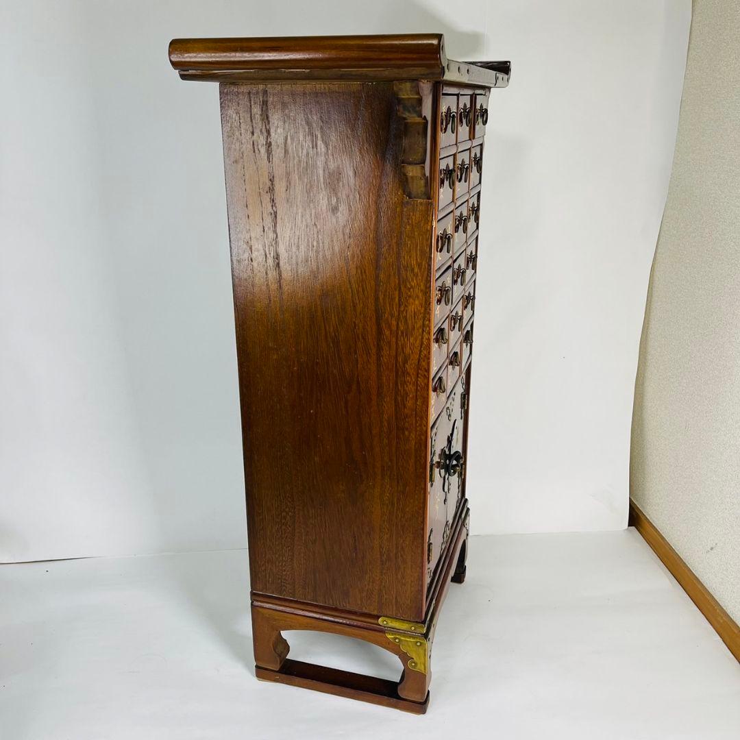 李朝家具　薬箪笥　箪笥　薬棚　ヤクジャン　キャビネット　引出し　小物　朝鮮　韓国