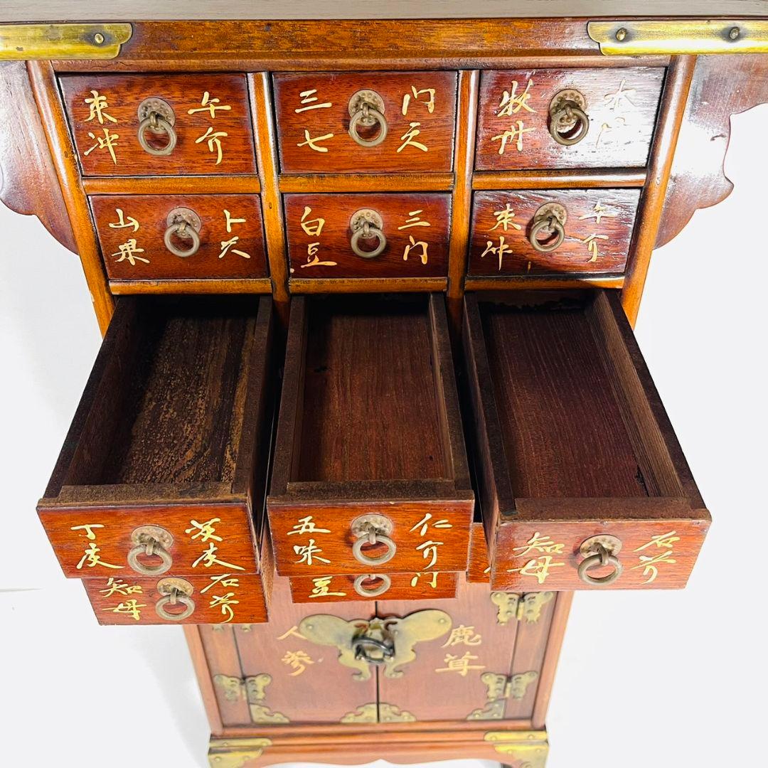 李朝家具　薬箪笥　箪笥　薬棚　ヤクジャン　キャビネット　引出し　小物　朝鮮　韓国