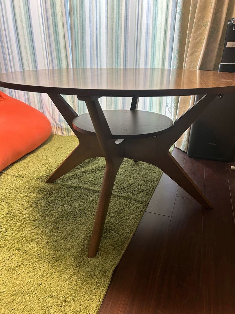 ニトリ　リビングダイニングテーブル（リラックスワイド110円形WN）