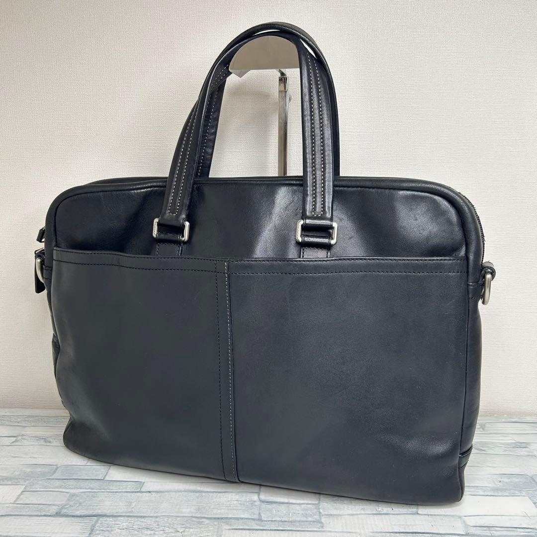 ヨッシー　55 美品　COACH コーチ ショルダーバッグ　ビジネスバック