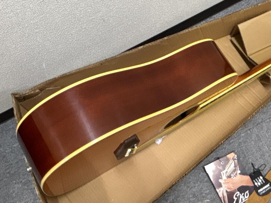 EKO Ranger VI VR Nat Top Stained EQ 未使用