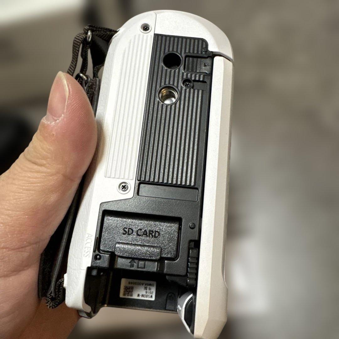 ほぼ未使用　【卒業・卒園式におすすめ】HC-W580M ビデオカメラ