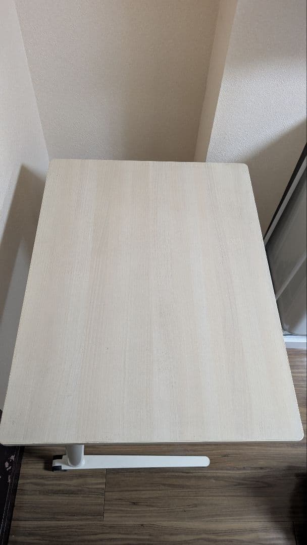 【大幅値下げ！】【引き取り割あり】オカムラ ライブス テーブル 800mm