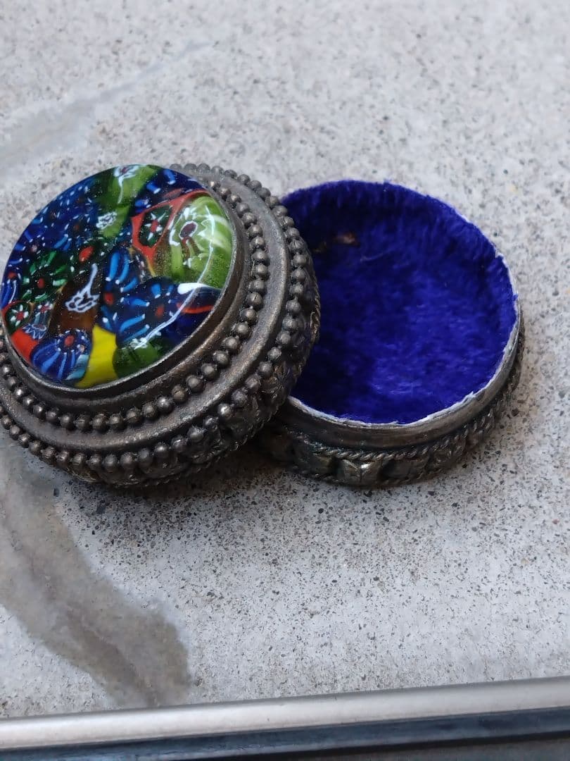 ジグ様　中国ヴィンテージ　少数民族　銀細工　小物入れ　宝箱