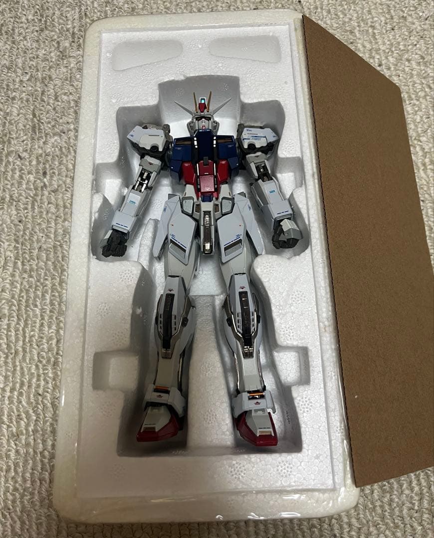 メタルビルド　ストライクガンダム