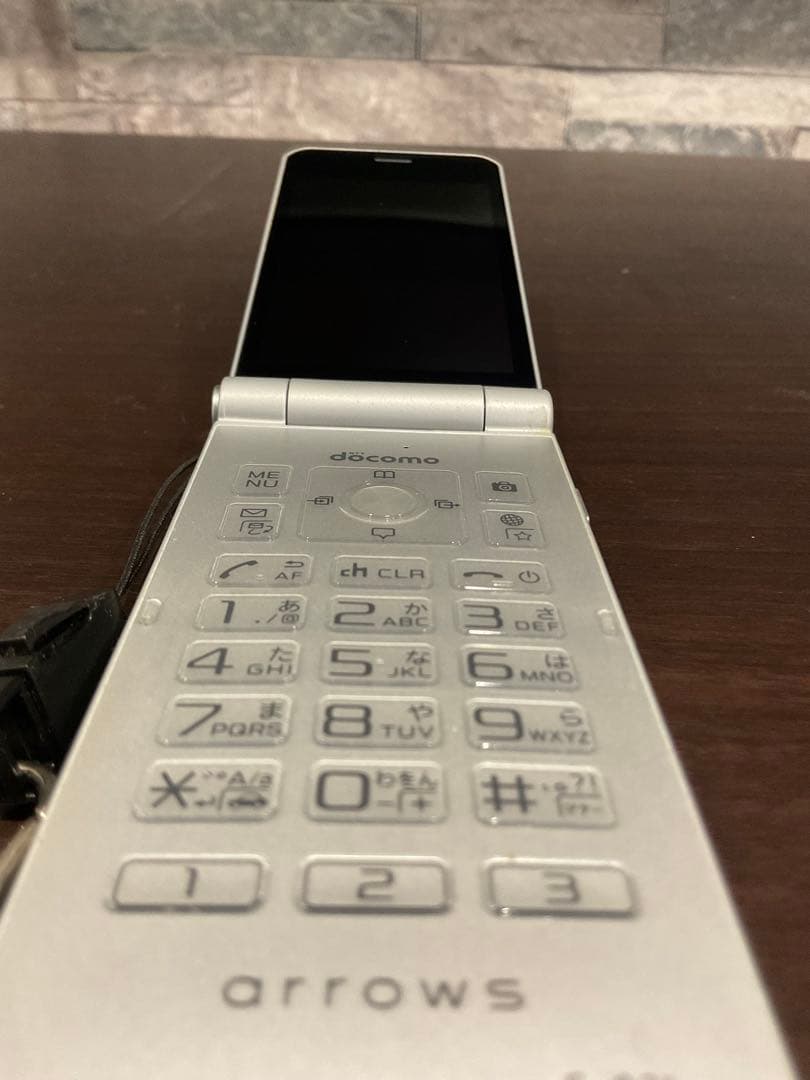 docomo arrows F-03L シルバー 本体 充電器 ストラップ付き