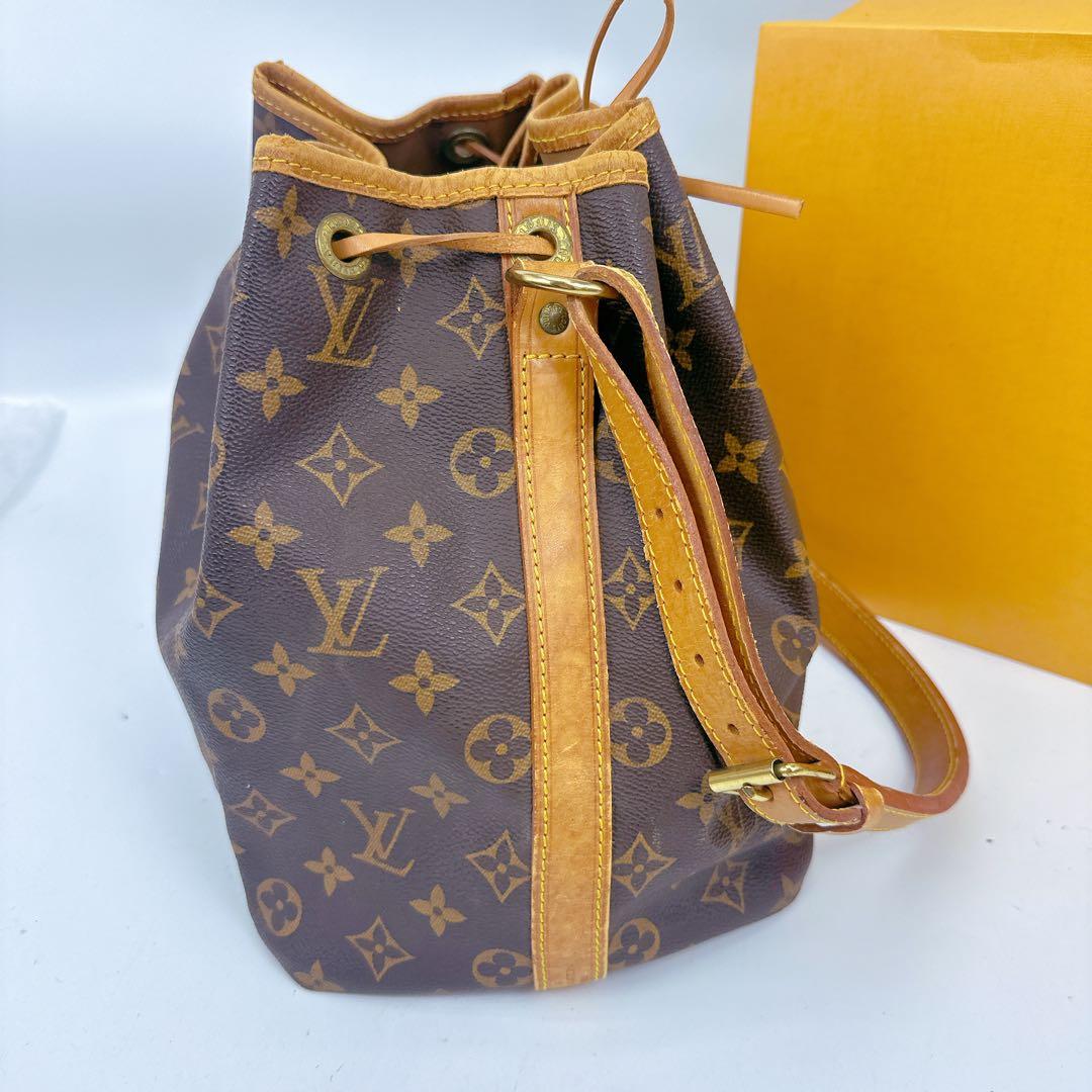 ルイヴィトン　モノグラム　巾着　ショルダーバッグ　プチノエ