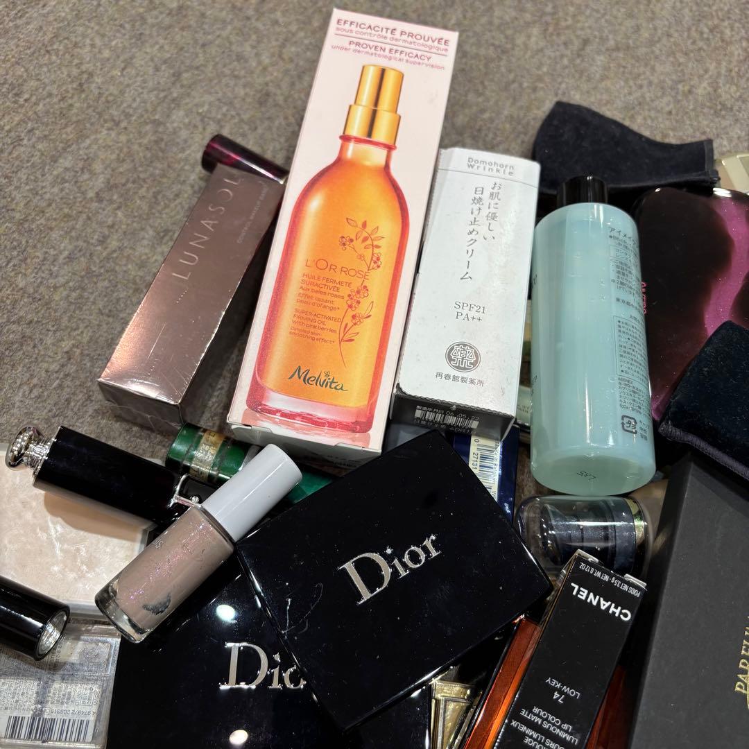 デパコス・シャネル多め！　コスメ　化粧品大量纏め売り約70点