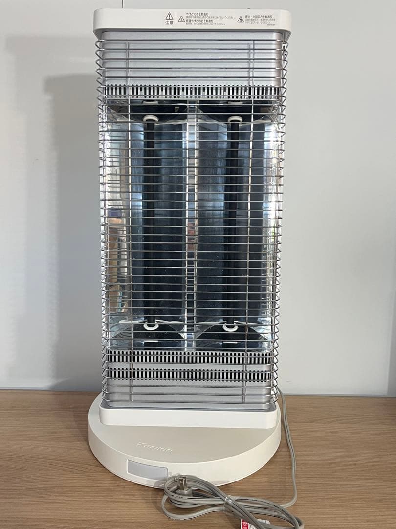 ダイキン 遠赤外線暖房機 DAIKIN ERFT11VS-W