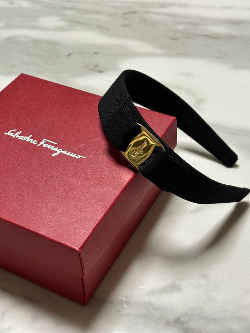 keiran【新品未使用】Ferragamo ヴァラ　ヘアバンド 現行品