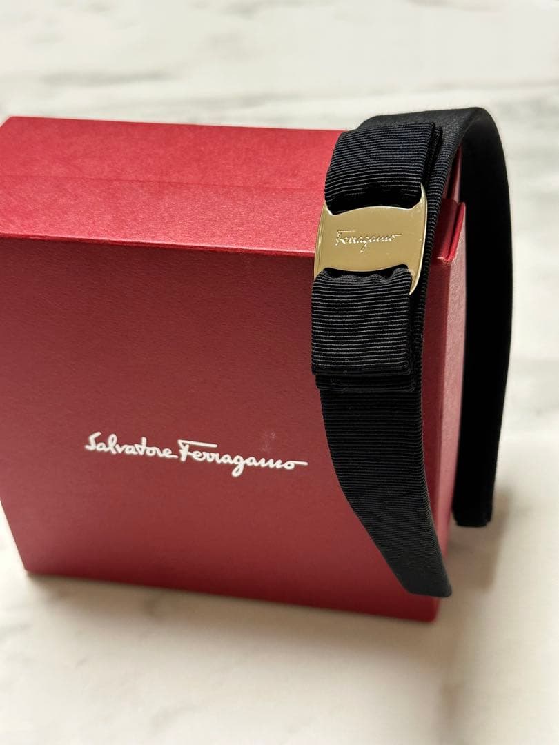 keiran【新品未使用】Ferragamo ヴァラ　ヘアバンド 現行品