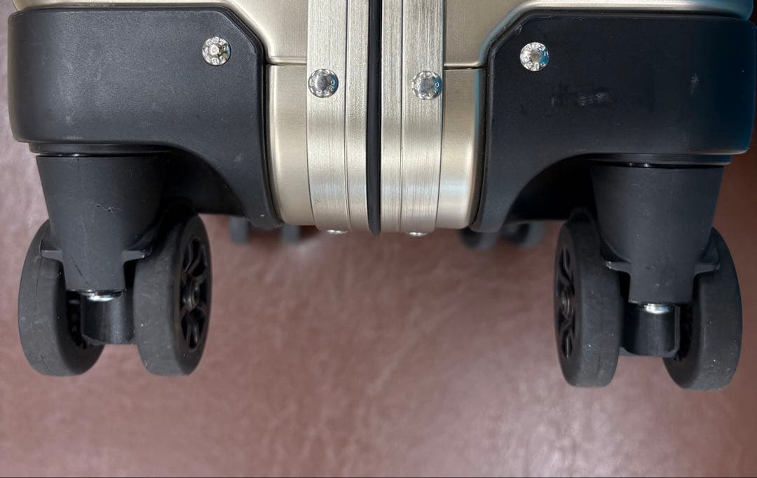 セール‼️ ゼロハリバートン　ジオ3.0 アルミ　キャリー 中古　正規品　4輪