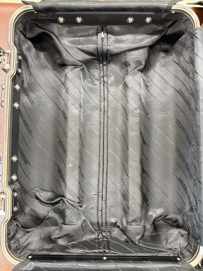 セール‼️ ゼロハリバートン　ジオ3.0 アルミ　キャリー 中古　正規品　4輪