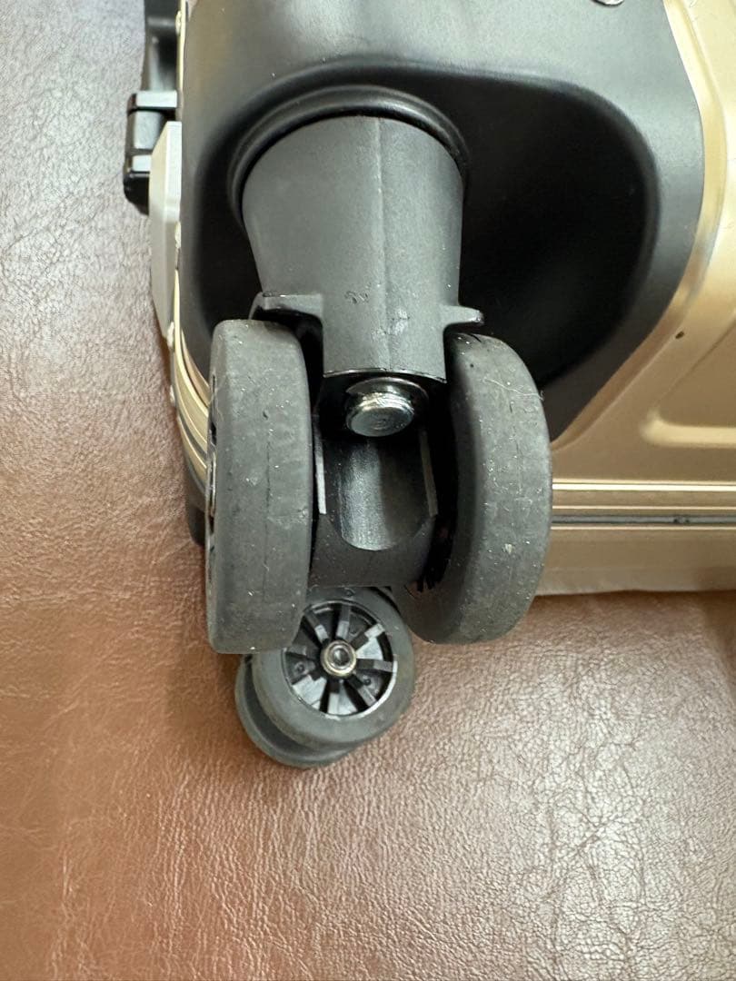 セール‼️ ゼロハリバートン　ジオ3.0 アルミ　キャリー 中古　正規品　4輪