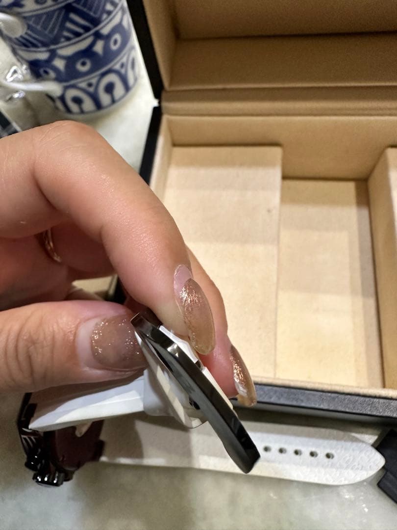 ブティ　BUTI　９　ノーヴェ　クロノグラフ　限定1000本　赤文字盤　赤ケース