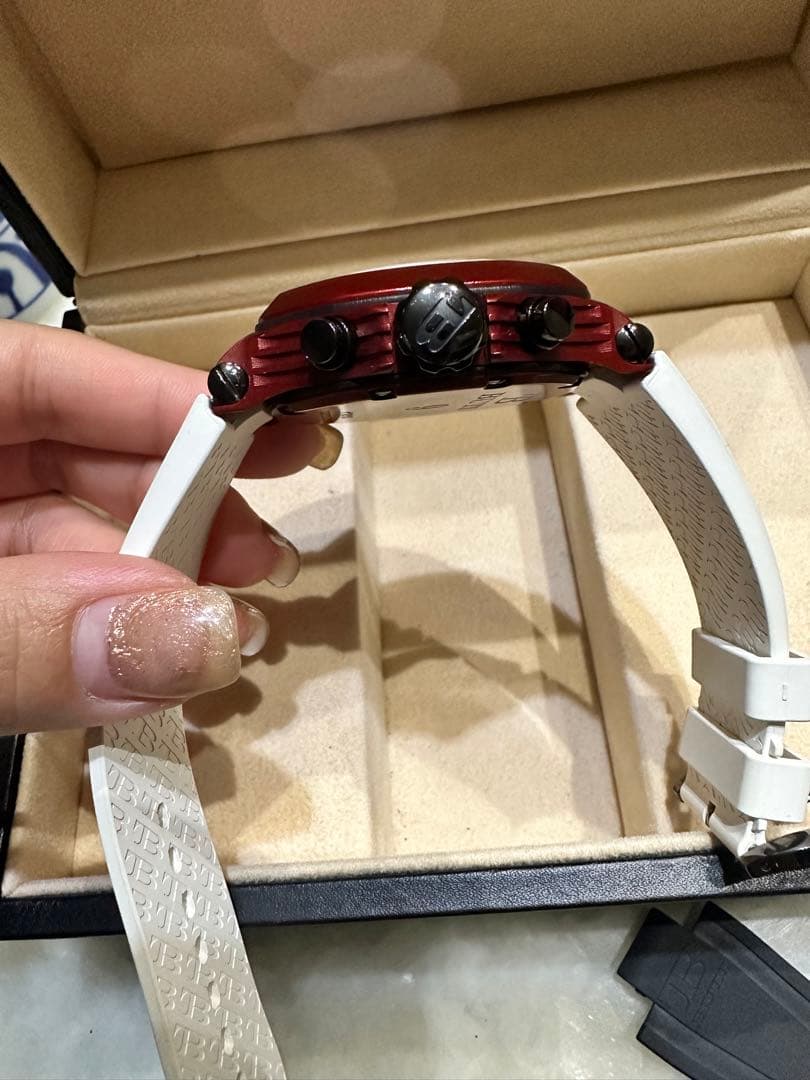 ブティ　BUTI　９　ノーヴェ　クロノグラフ　限定1000本　赤文字盤　赤ケース