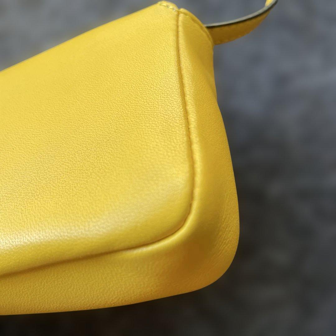 FENDI フェンディ　マイクロバゲット イエロー　シルバー金具　新品難あり