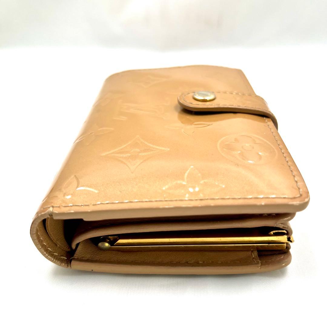 ルイヴィトン ヴェルニ ポルトフォイユ ヴィエノワ カフェオレ がま口財布